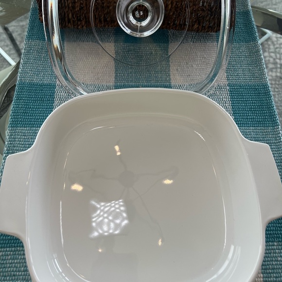 Vintage 1975 CorningWare 'Friendship' 1.5-Quart Baking Dish - Picture 3 of 4